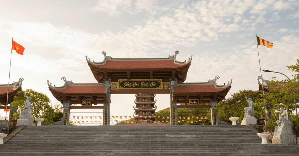 Cổng chùa Đại Tuệ